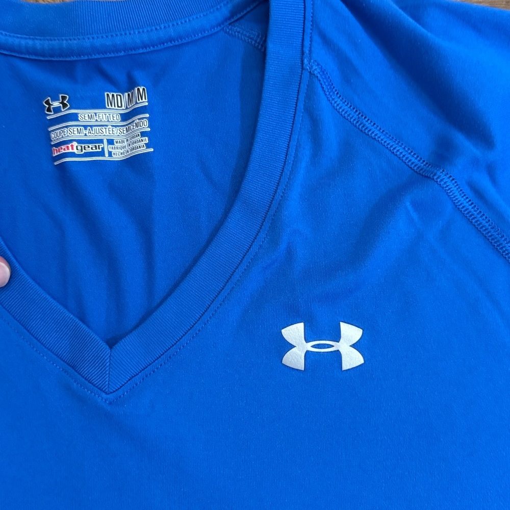 Women’s Under Armour V-Neck Tee Bundle (6) - Picture 8 of 9